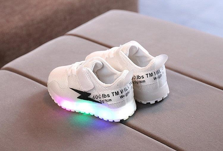 Zapatillas nuevas de moda de otoño con luces LED, zapatos para niño, zapatillas ligeras de malla transpirable para chico, zapatos deportivos informales cómodos Retro 2025