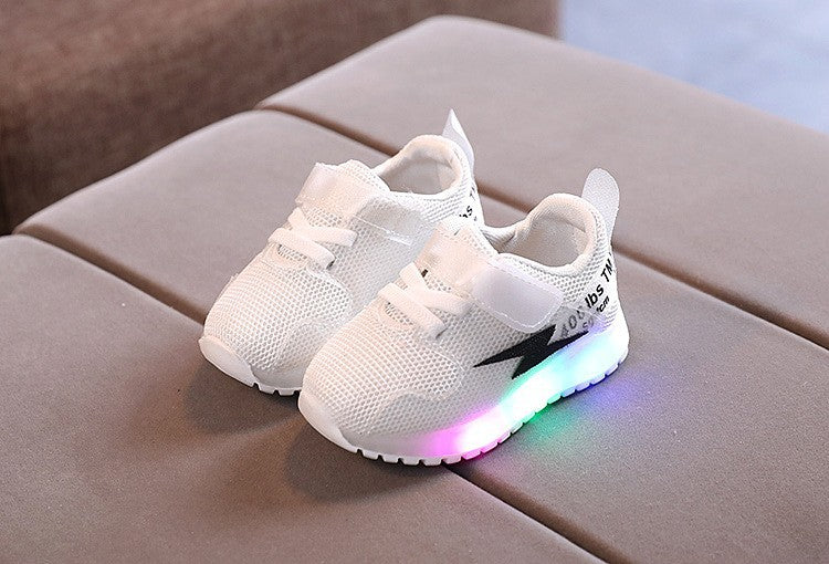 Zapatillas nuevas de moda de otoño con luces LED, zapatos para niño, zapatillas ligeras de malla transpirable para chico, zapatos deportivos informales cómodos Retro 2025