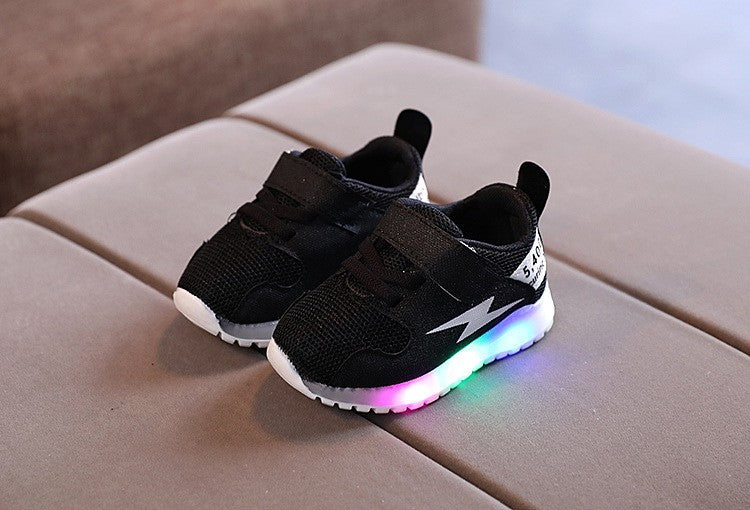 Zapatillas nuevas de moda de otoño con luces LED, zapatos para niño, zapatillas ligeras de malla transpirable para chico, zapatos deportivos informales cómodos Retro 2025