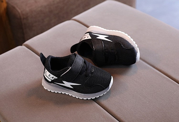 Zapatillas nuevas de moda de otoño con luces LED, zapatos para niño, zapatillas ligeras de malla transpirable para chico, zapatos deportivos informales cómodos Retro 2025