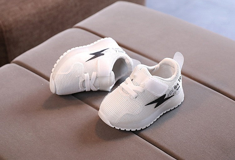 Zapatillas nuevas de moda de otoño con luces LED, zapatos para niño, zapatillas ligeras de malla transpirable para chico, zapatos deportivos informales cómodos Retro 2025