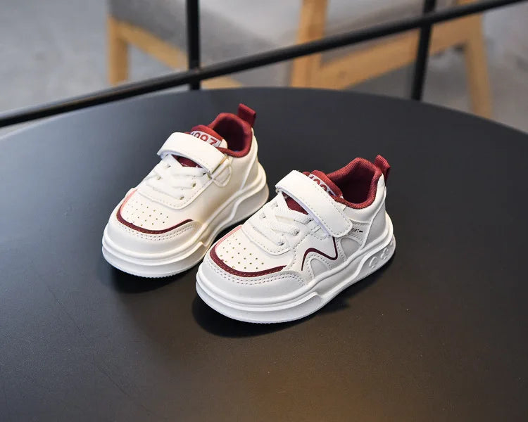 Zapatillas de deporte para estudiantes, suela gruesa y suave, zapatos de baloncesto para niños y niñas, antideslizantes, transpirables, moda 2025, zapatos para correr para niños con gancho y bucle