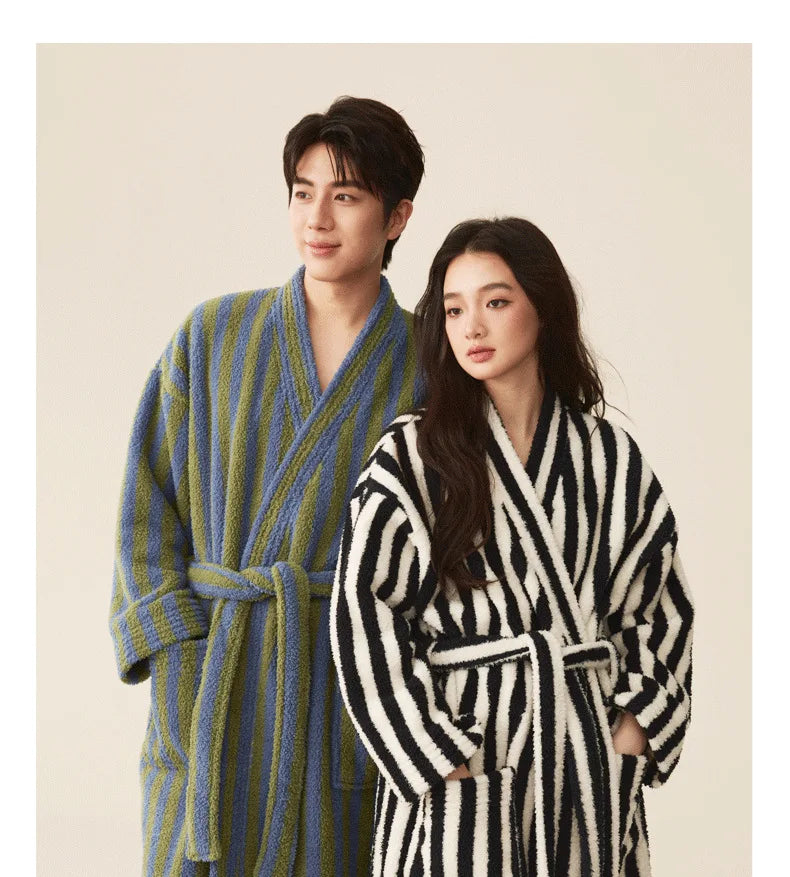 Conjunto de pijamas de franela gruesa para hombre y mujer, bata de baño de terciopelo Coral para otoño e invierno, ropa de hogar larga a rayas