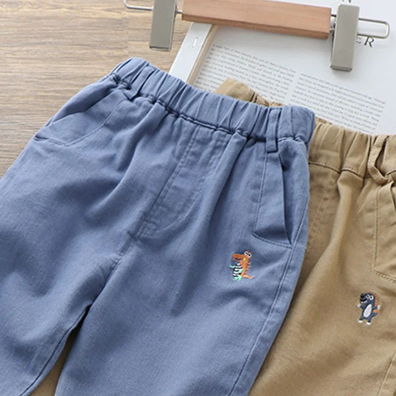 Novedad de verano para niños, pantalones vaqueros bordados de dibujos animados, pantalones Haren versátiles de pierna pequeña, pantalones casuales, pantalones elegantes para niños