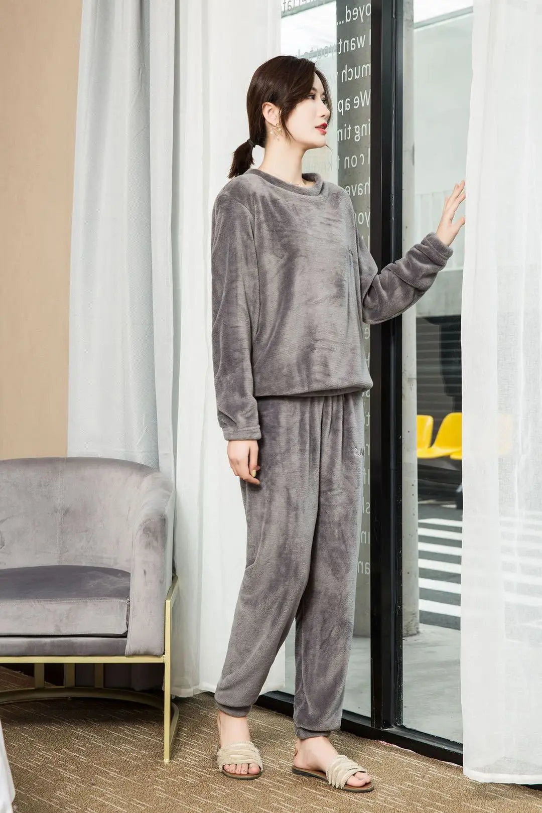 Pijamas para mujer en invierno, ropa gruesa de terciopelo Coral para el hogar para otoño, se puede usar, traje holgado y cálido de manga larga