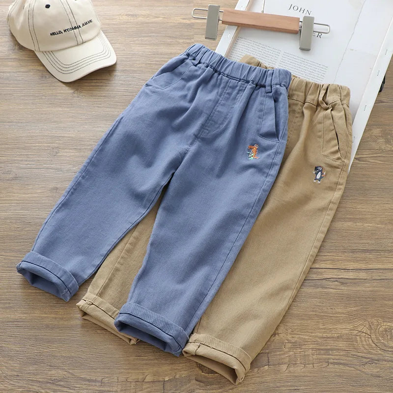 Novedad de verano para niños, pantalones vaqueros bordados de dibujos animados, pantalones Haren versátiles de pierna pequeña, pantalones casuales, pantalones elegantes para niños