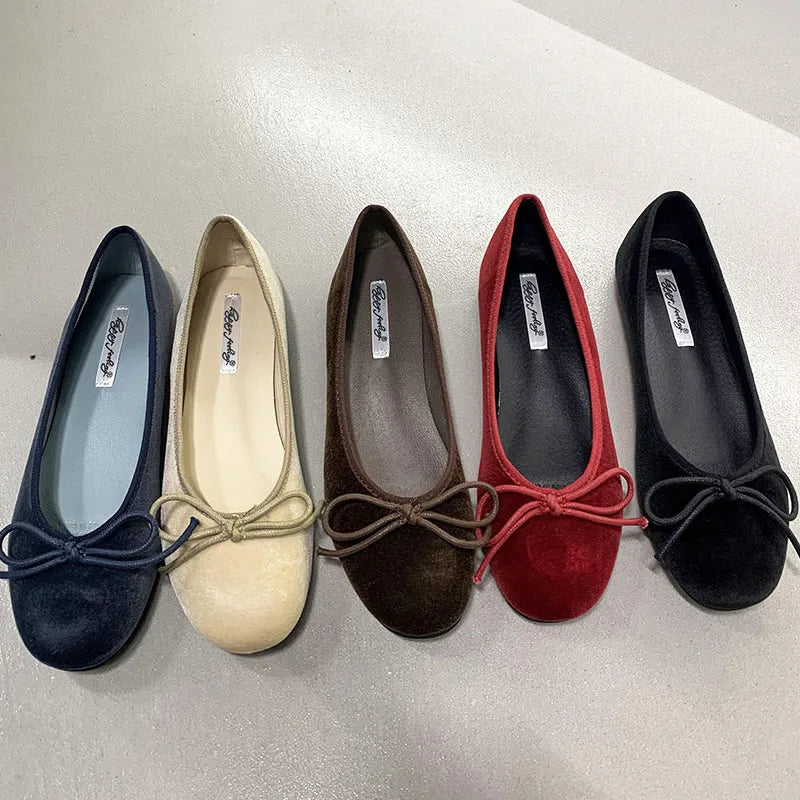 Zapatos planos de Ballet de seda a la moda para mujer, calzado de diseñador poco profundo con punta redonda y nudo de mariposa, zapatos planos deslizantes para mujer