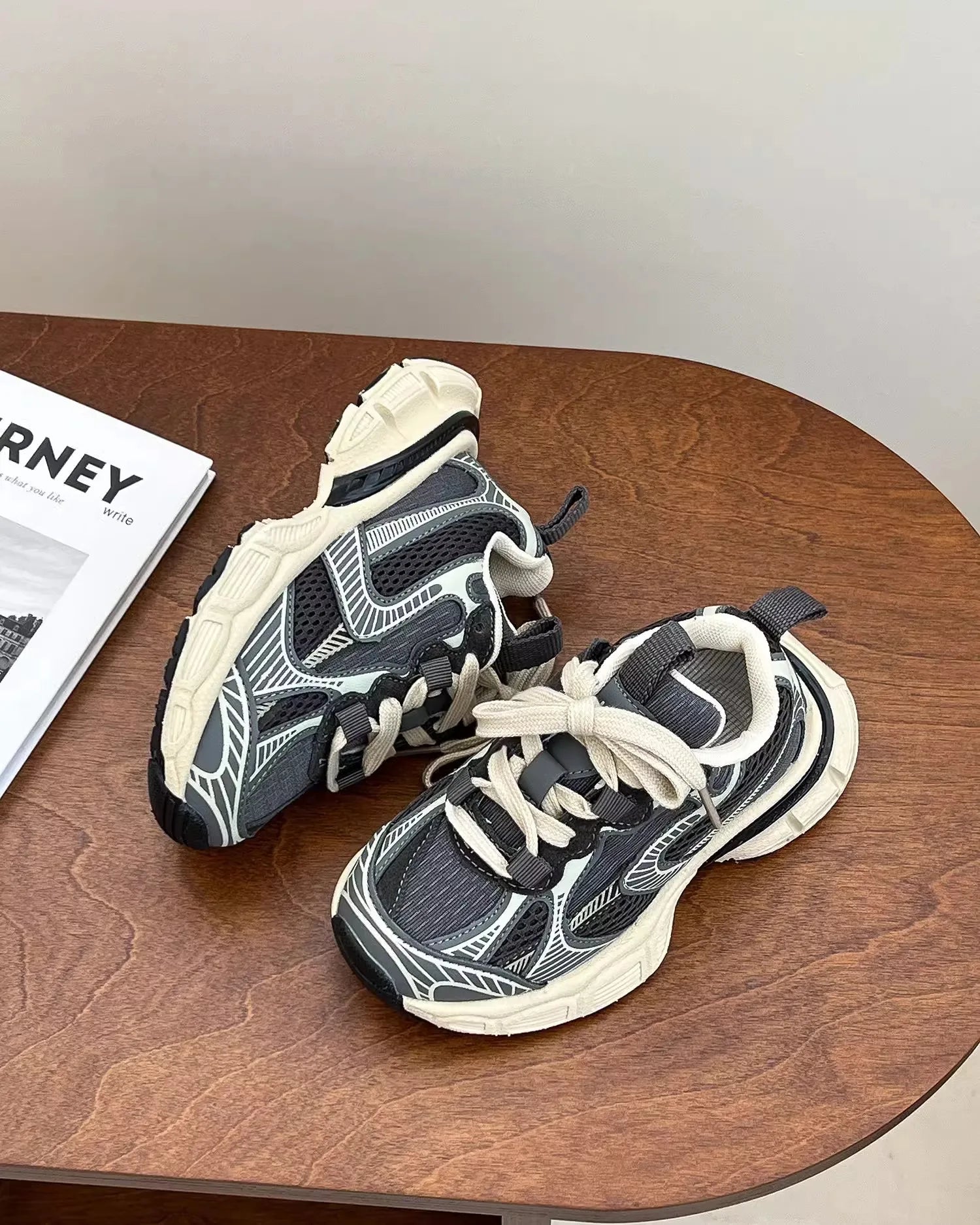 Zapatillas de deporte para niños gruesas 2025, nuevos zapatos de baloncesto para niñas, zapatos deportivos informales versátiles a la moda para niños para la escuela, transpirables