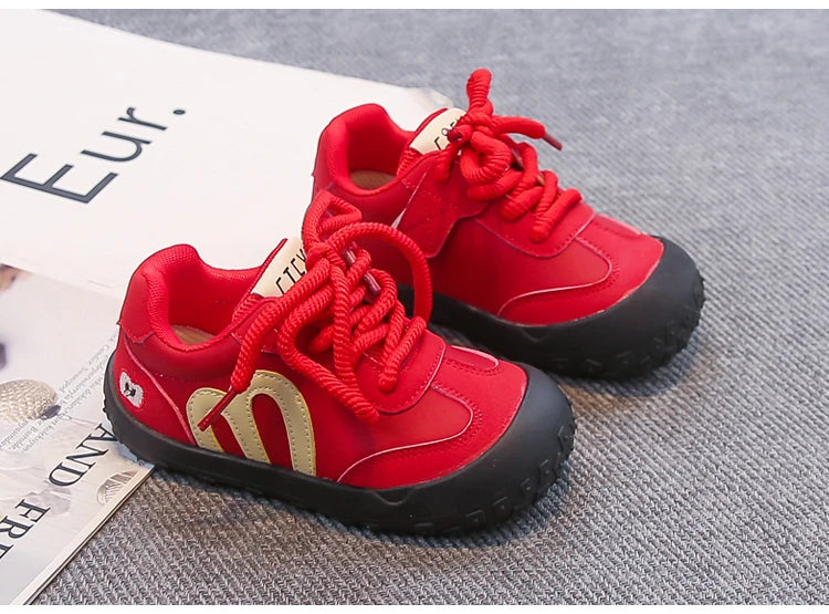 Zapatos de tenis para niños, zapatos deportivos informales de fondo suave para niños, dedos de los pies con tapa, otoño 2025, nuevos zapatos para correr para niños, estilo dulce princesa