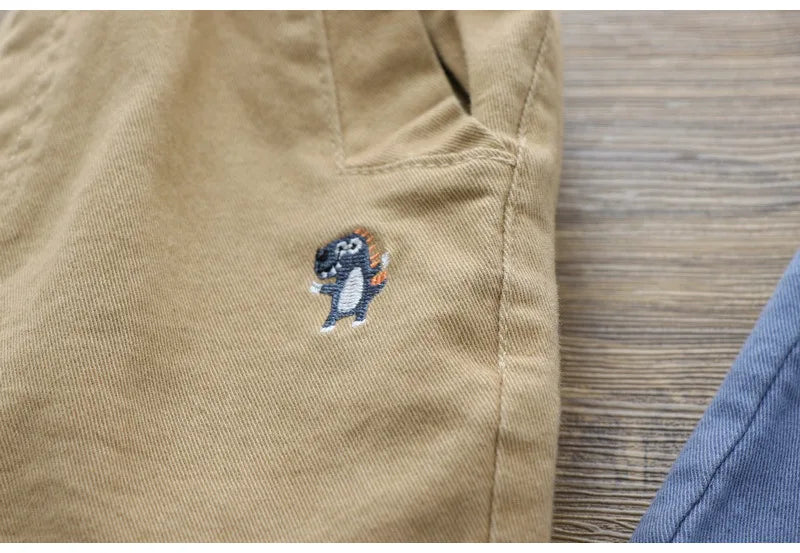 Novedad de verano para niños, pantalones vaqueros bordados de dibujos animados, pantalones Haren versátiles de pierna pequeña, pantalones casuales, pantalones elegantes para niños