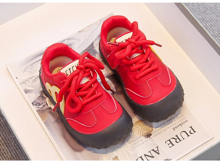 Zapatos de tenis para niños, zapatos deportivos informales de fondo suave para niños, dedos de los pies con tapa, otoño 2025, nuevos zapatos para correr para niños, estilo dulce princesa