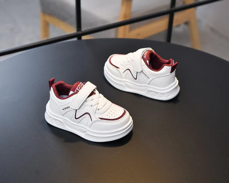 Zapatillas de deporte para estudiantes, suela gruesa y suave, zapatos de baloncesto para niños y niñas, antideslizantes, transpirables, moda 2025, zapatos para correr para niños con gancho y bucle