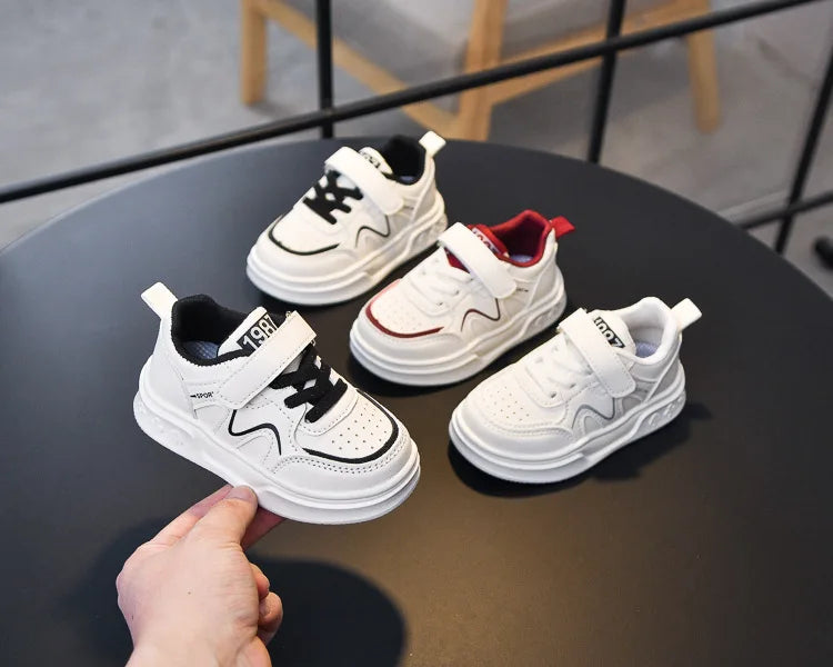 Zapatillas de deporte para estudiantes, suela gruesa y suave, zapatos de baloncesto para niños y niñas, antideslizantes, transpirables, moda 2025, zapatos para correr para niños con gancho y bucle