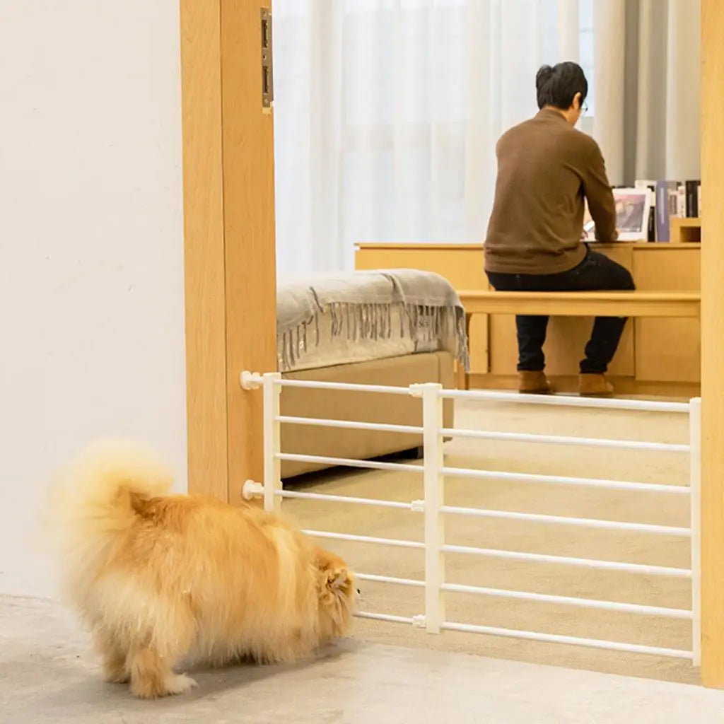 Puerta retráctil portátil para perros y mascotas, valla ajustable, barrera para bebé, puerta de escalera para Patio, césped, jardín, escaleras