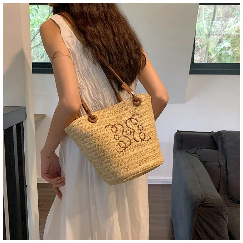 Bolso de hombro Retro a la moda, bolso de mano para mujer, bolso de diseñador de marca de lujo, bandolera de hombro de paja para mujer, bolsos de playa elegantes para mujer