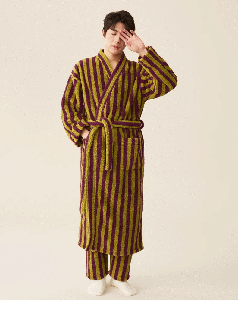 Conjunto de pijamas de franela gruesa para hombre y mujer, bata de baño de terciopelo Coral para otoño e invierno, ropa de hogar larga a rayas