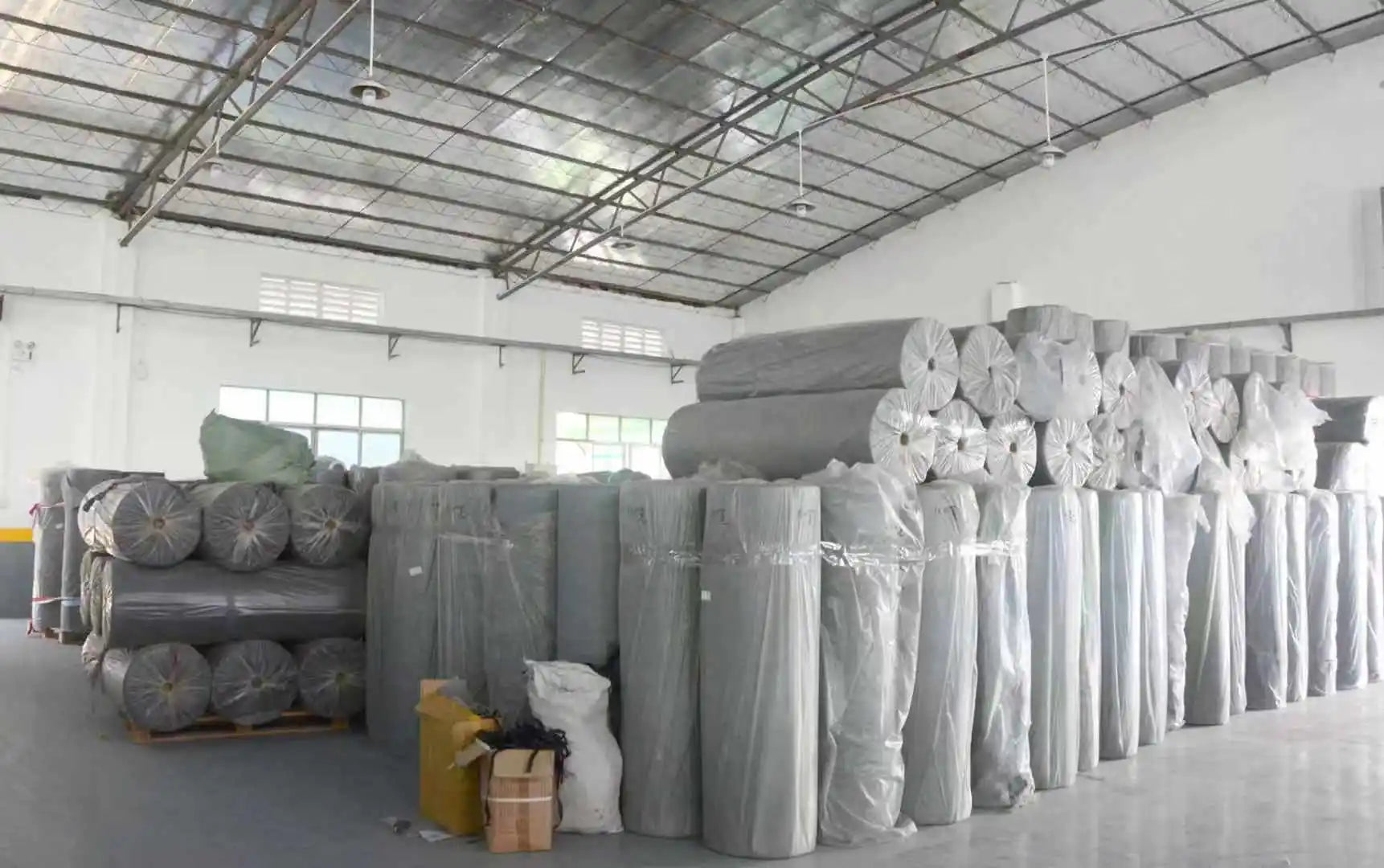 WOQI Hamaca plegable grande con flecos de macramé brasileño doble para acampar con soporte y bolsa de transporte