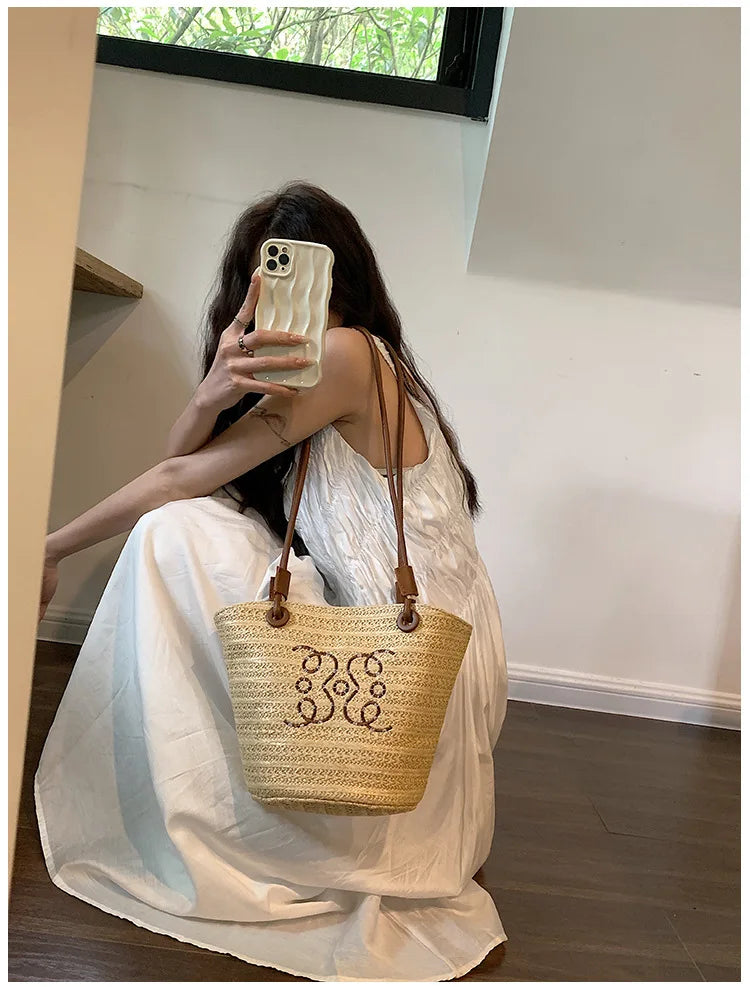 Bolso de hombro Retro a la moda, bolso de mano para mujer, bolso de diseñador de marca de lujo, bandolera de hombro de paja para mujer, bolsos de playa elegantes para mujer