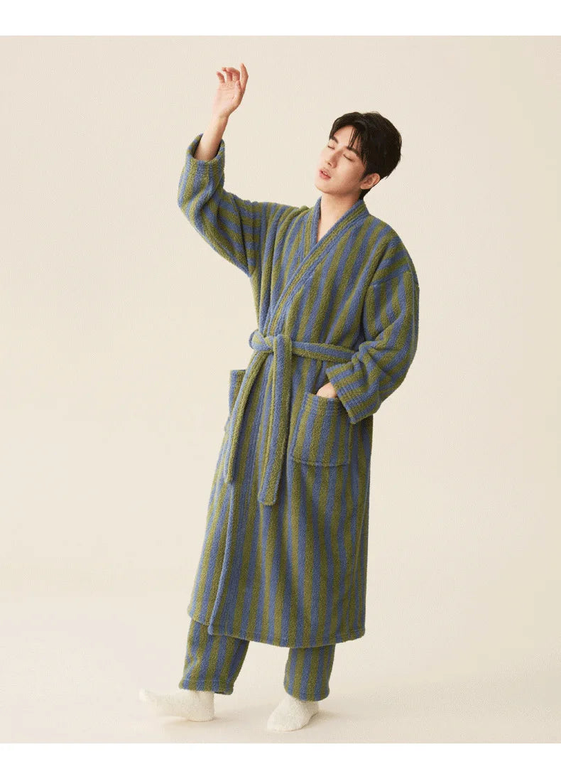 Conjunto de pijamas de franela gruesa para hombre y mujer, bata de baño de terciopelo Coral para otoño e invierno, ropa de hogar larga a rayas