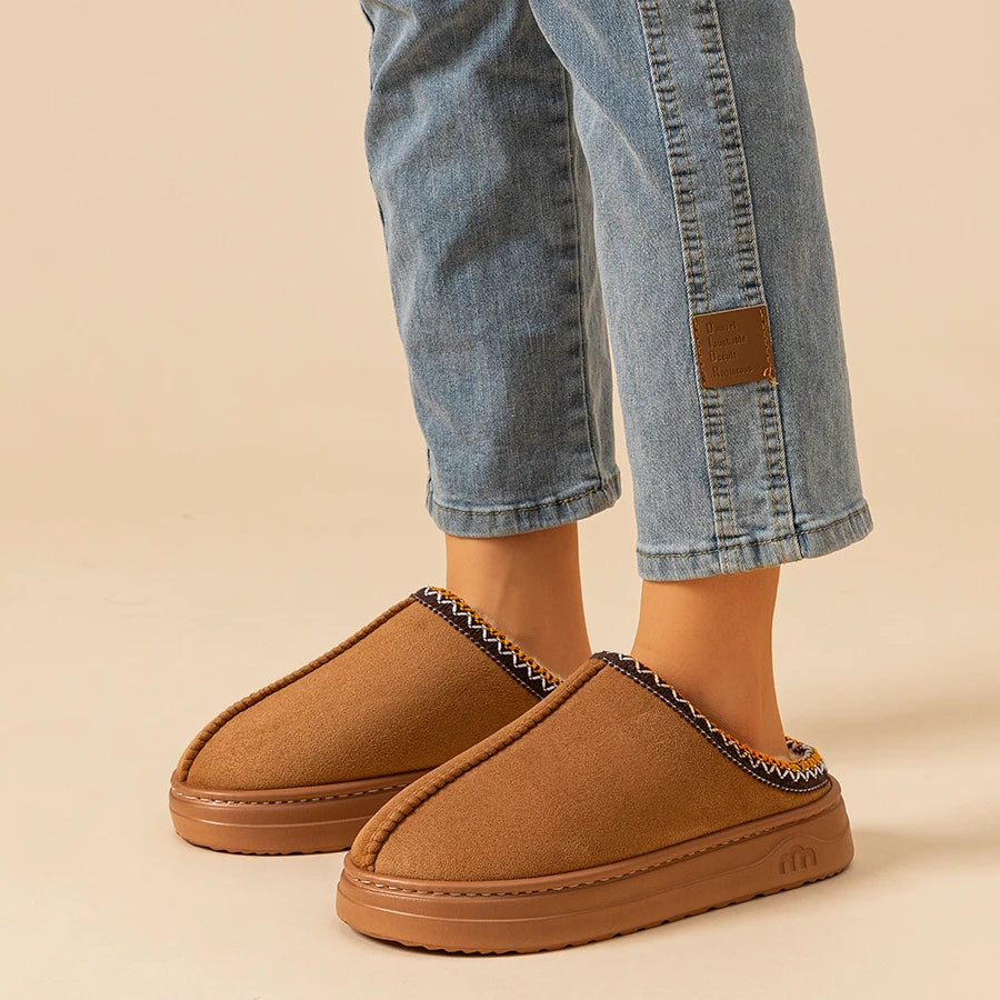 Zapatillas de invierno para mujer, botas a la moda de piel peluda, suela suave antideslizante para exteriores, interiores, cálidos, cómodos, zapatos de casa de felpa para hombre, pareja