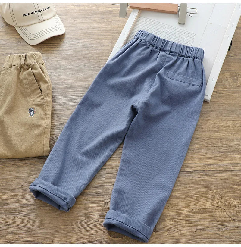 Novedad de verano para niños, pantalones vaqueros bordados de dibujos animados, pantalones Haren versátiles de pierna pequeña, pantalones casuales, pantalones elegantes para niños