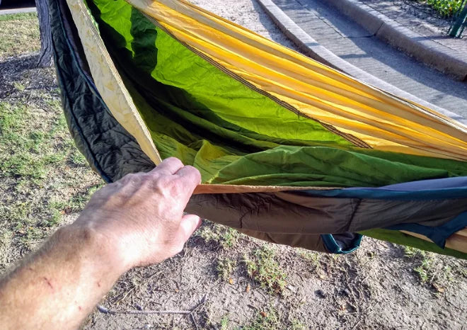 WOQI Hamaca plegable grande con flecos de macramé brasileño doble para acampar con soporte y bolsa de transporte