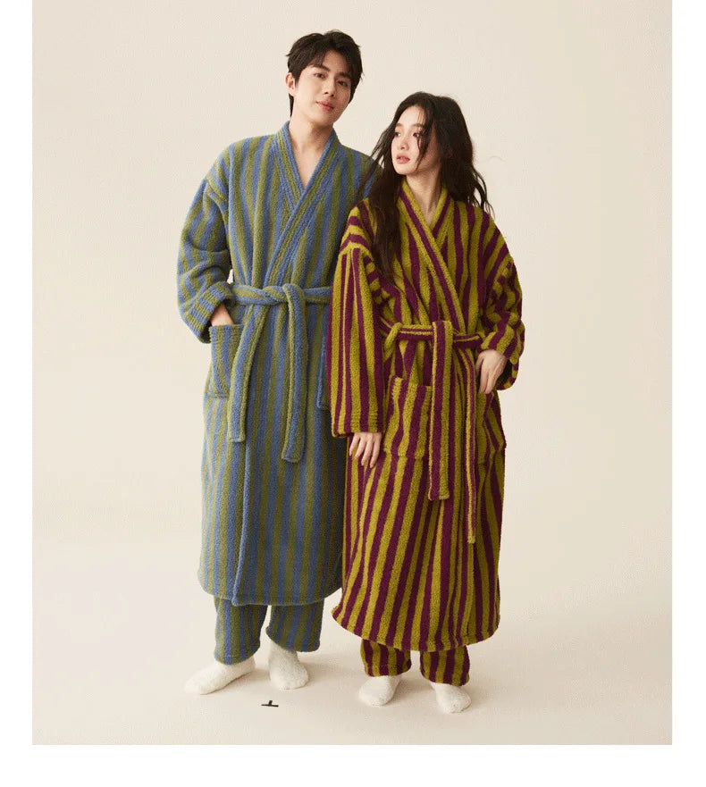 Conjunto de pijamas de franela gruesa para hombre y mujer, bata de baño de terciopelo Coral para otoño e invierno, ropa de hogar larga a rayas