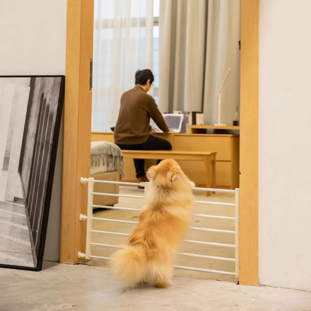 Puerta retráctil portátil para perros y mascotas, valla ajustable, barrera para bebé, puerta de escalera para Patio, césped, jardín, escaleras