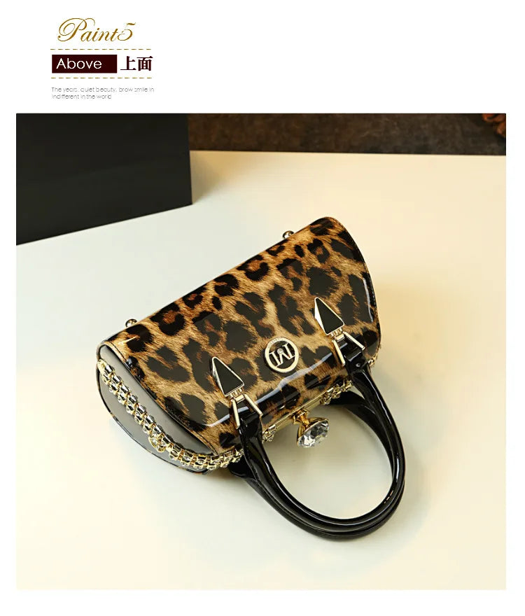 Bolso de mujer Bolso de hombro pequeño de cuero brillante personalizado Nuevo bolso cruzado Bolso de almohada de moda