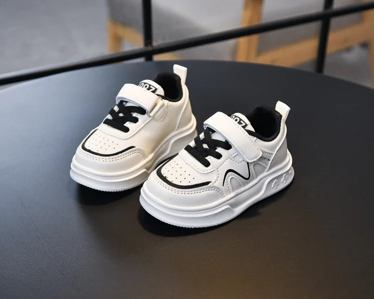 Zapatillas de deporte para estudiantes, suela gruesa y suave, zapatos de baloncesto para niños y niñas, antideslizantes, transpirables, moda 2025, zapatos para correr para niños con gancho y bucle