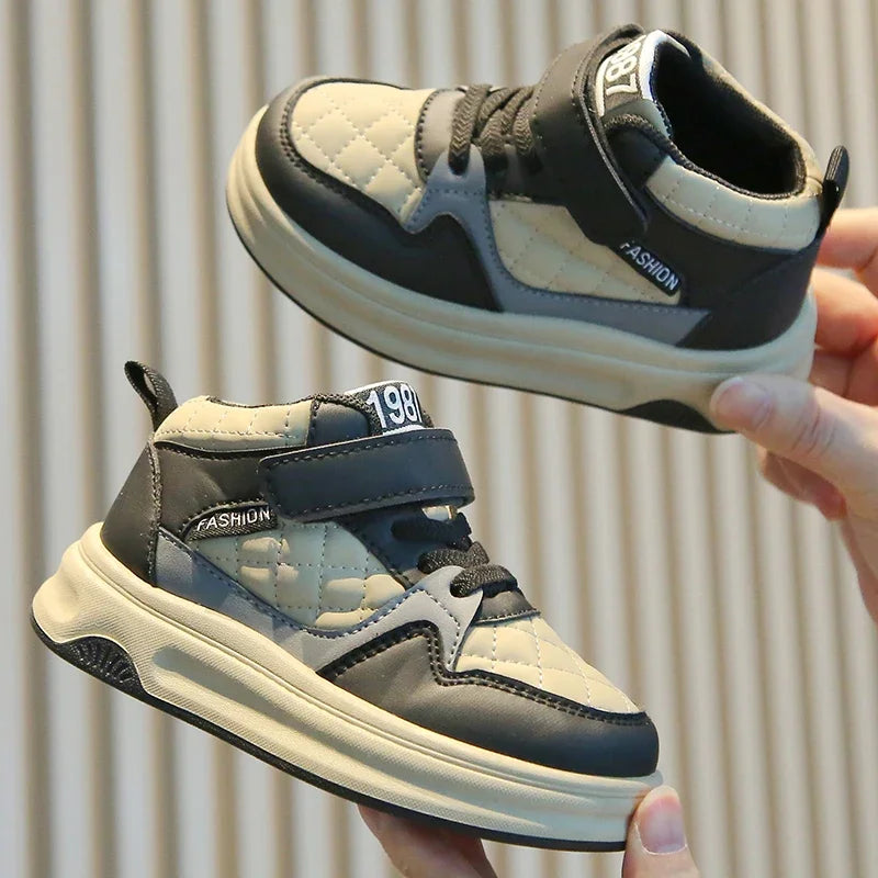 Nuevos zapatos de baloncesto gruesos para niños, zapatillas informales versátiles para la escuela, zapatillas altas antideslizantes con gancho para niños y niñas