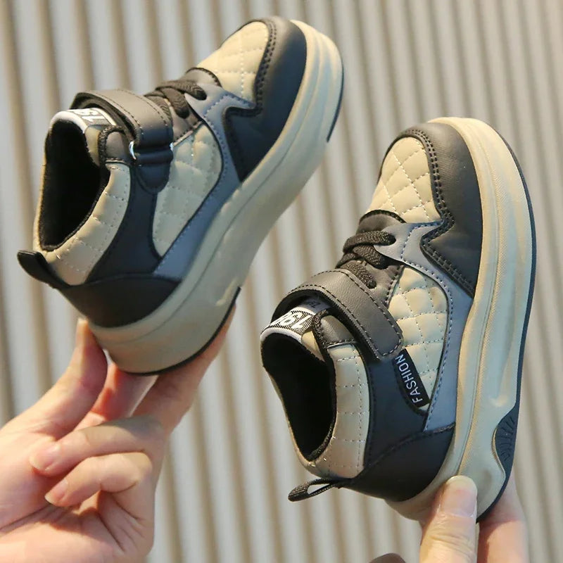 Nuevos zapatos de baloncesto gruesos para niños, zapatillas informales versátiles para la escuela, zapatillas altas antideslizantes con gancho para niños y niñas