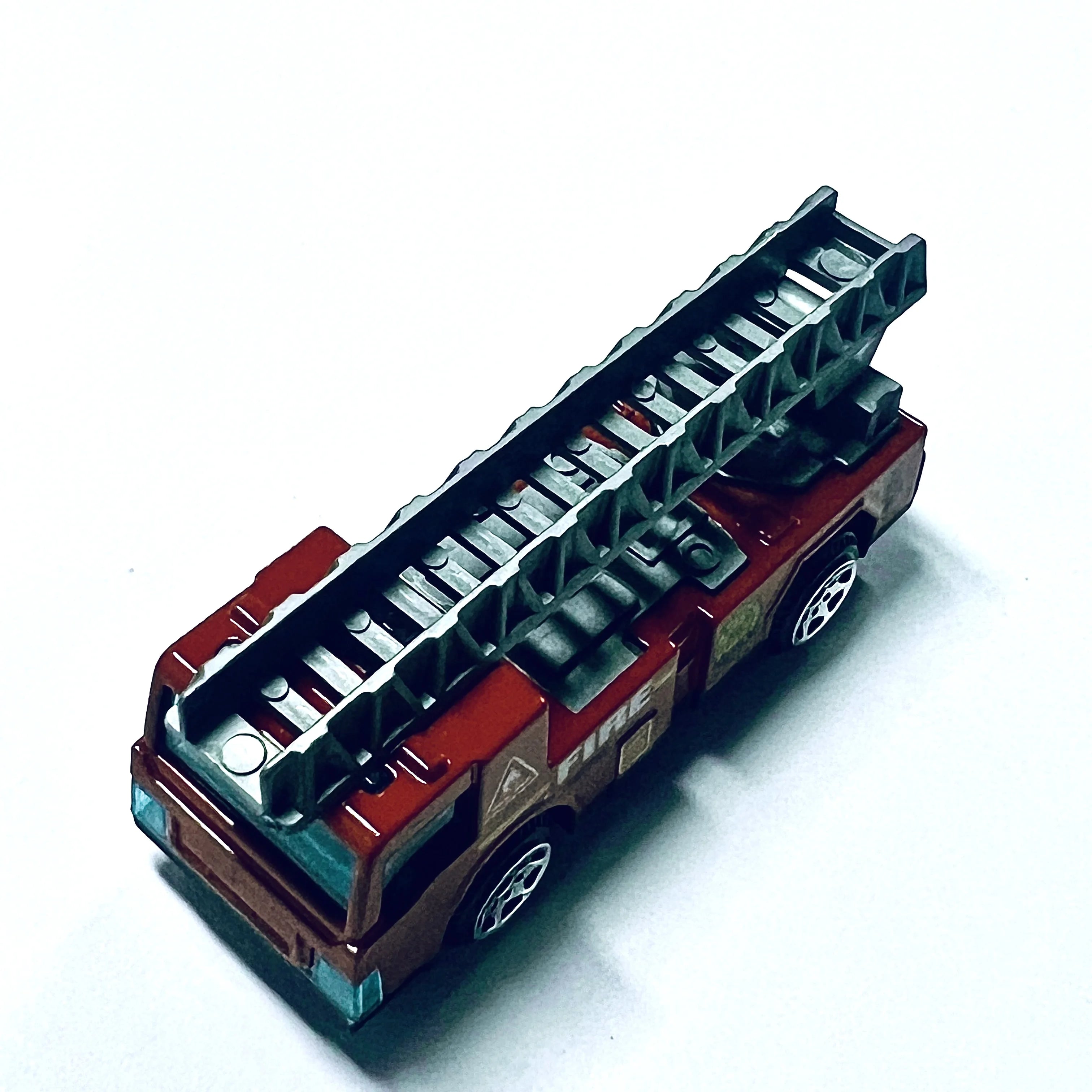 Coches de juguete de aleación para niños, autos deportivos deslizantes, autos de carreras, modelos de coches simulados, regalos y adornos para niños.