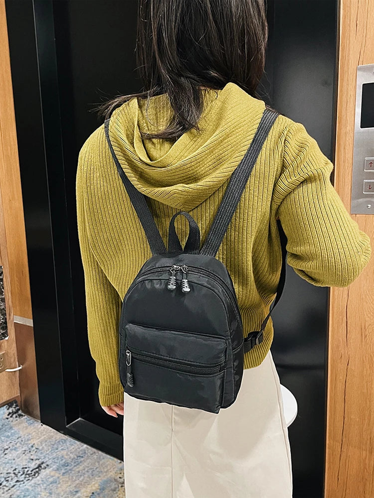 Mochila de nailon para mujer, Mini mochila de estilo Preppy, Color sólido, a la moda