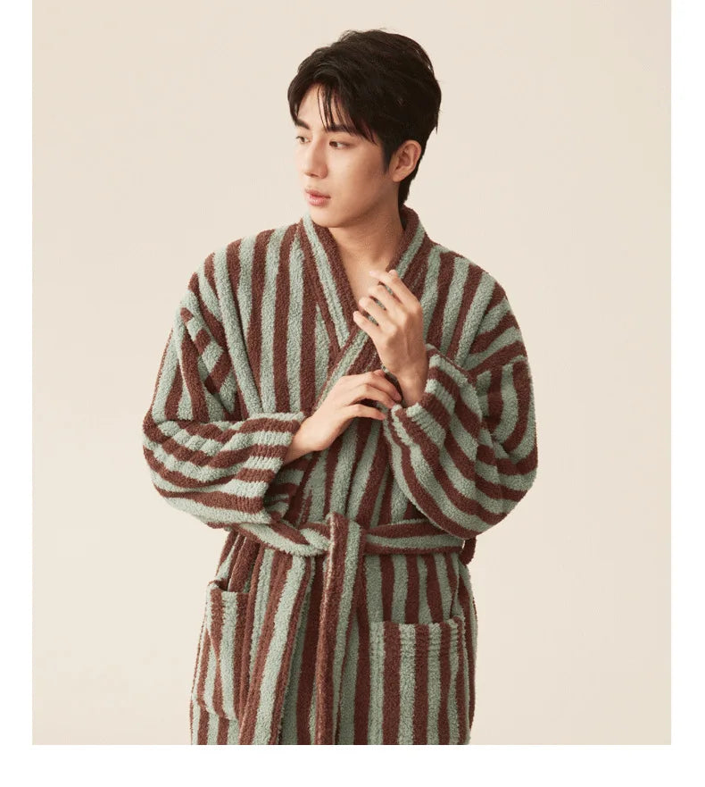 Conjunto de pijamas de franela gruesa para hombre y mujer, bata de baño de terciopelo Coral para otoño e invierno, ropa de hogar larga a rayas