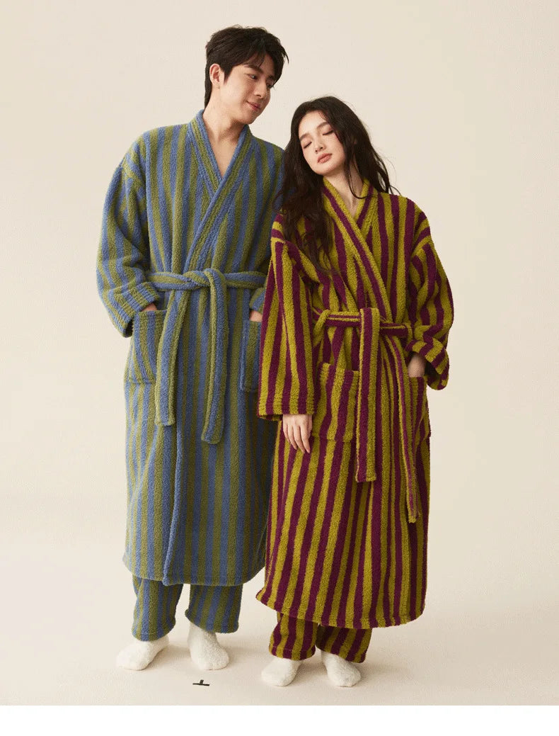 Conjunto de pijamas de franela gruesa para hombre y mujer, bata de baño de terciopelo Coral para otoño e invierno, ropa de hogar larga a rayas
