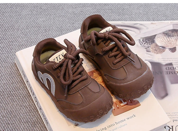 Zapatos de tenis para niños, zapatos deportivos informales de fondo suave para niños, dedos de los pies con tapa, otoño 2025, nuevos zapatos para correr para niños, estilo dulce princesa