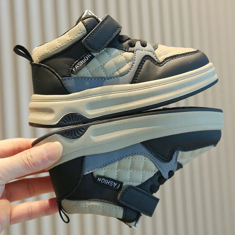 Nuevos zapatos de baloncesto gruesos para niños, zapatillas informales versátiles para la escuela, zapatillas altas antideslizantes con gancho para niños y niñas