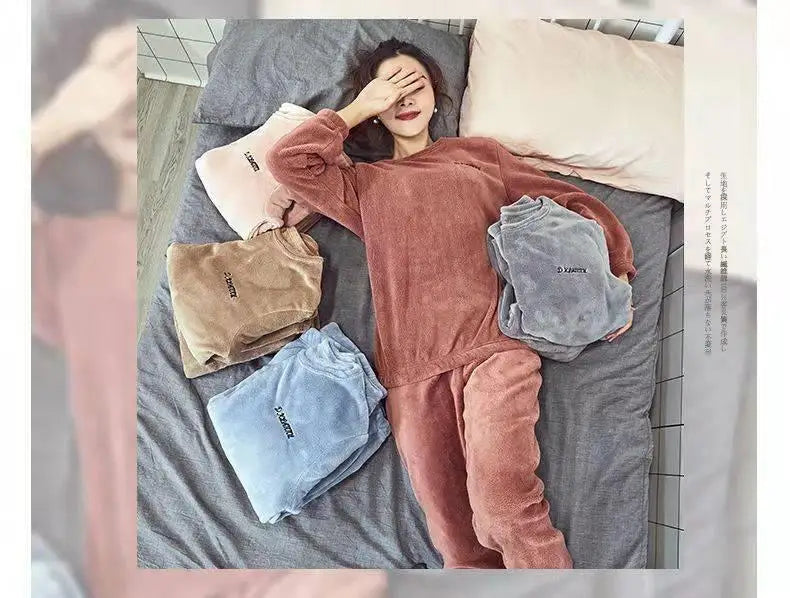 Pijamas de invierno de franela cálida para mujer, ropa de ocio gruesa, conjunto de pijamas lisos de manga larga de terciopelo Coral sencillo, 2025-26