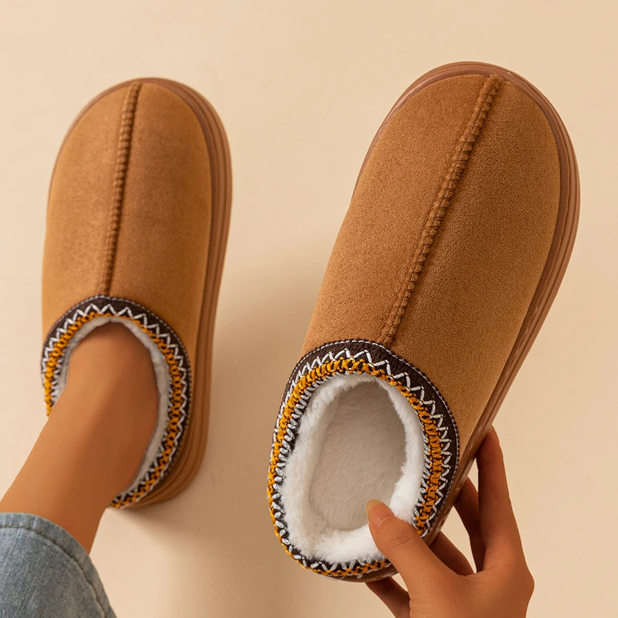 Zapatillas de invierno para mujer, botas a la moda de piel peluda, suela suave antideslizante para exteriores, interiores, cálidos, cómodos, zapatos de casa de felpa para hombre, pareja