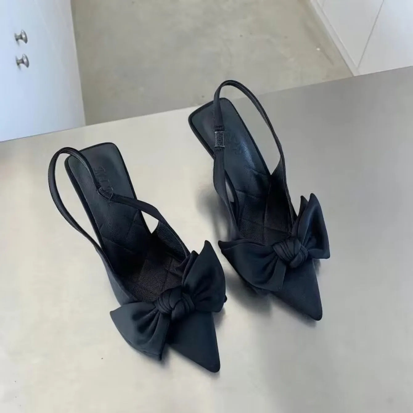 Sandalias De tacón alto para Mujer, moda De primavera, nuevos Zapatos cómodos De diseñador De mariposa, vestido Sexy, sandalias con punta estrecha, Zapatos De Mujer