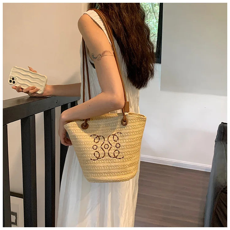 Bolso de hombro Retro a la moda, bolso de mano para mujer, bolso de diseñador de marca de lujo, bandolera de hombro de paja para mujer, bolsos de playa elegantes para mujer