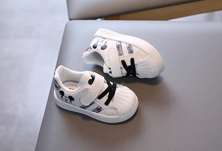 Zapatos Deportivos informales a la moda para niños y niñas, zapatos blancos pequeños, zapatos de suela suave para niños