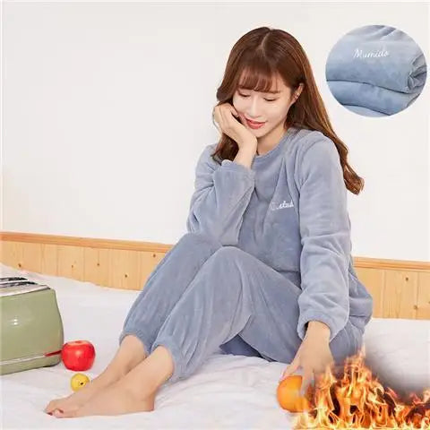 Pijamas de invierno de franela cálida para mujer, ropa de ocio gruesa, conjunto de pijamas lisos de manga larga de terciopelo Coral sencillo, 2025-26