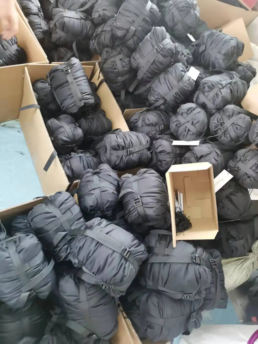 WOQI Hamaca plegable grande con flecos de macramé brasileño doble para acampar con soporte y bolsa de transporte