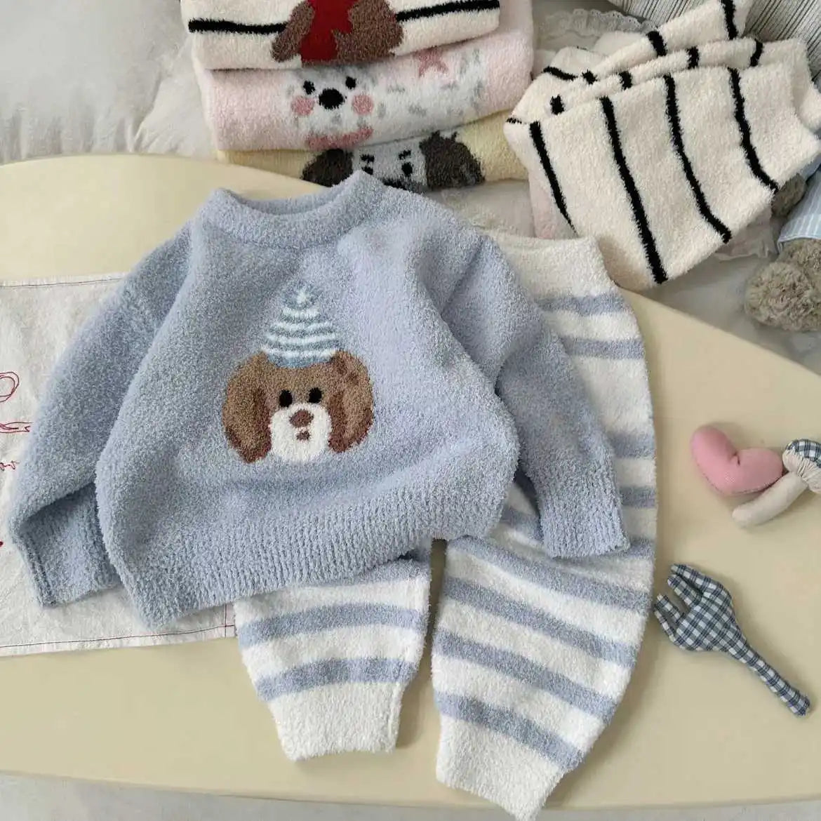 Pijamas de otoño e invierno para niños, traje grueso de dos piezas de terciopelo Coral para niñas y niños, 2024